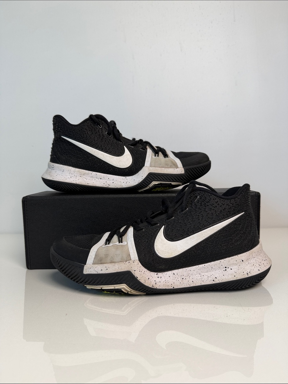 ♻️ Nike Kyrie 3 Tuxedo Basketball Shoes